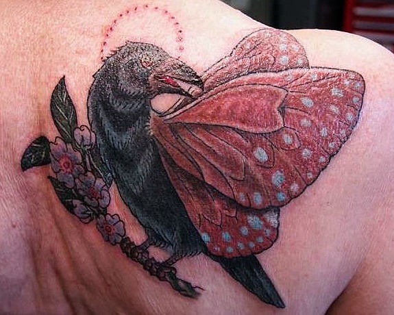 Tatuaże ptasie – wzory, inspiracje, znaczenie i symbolika