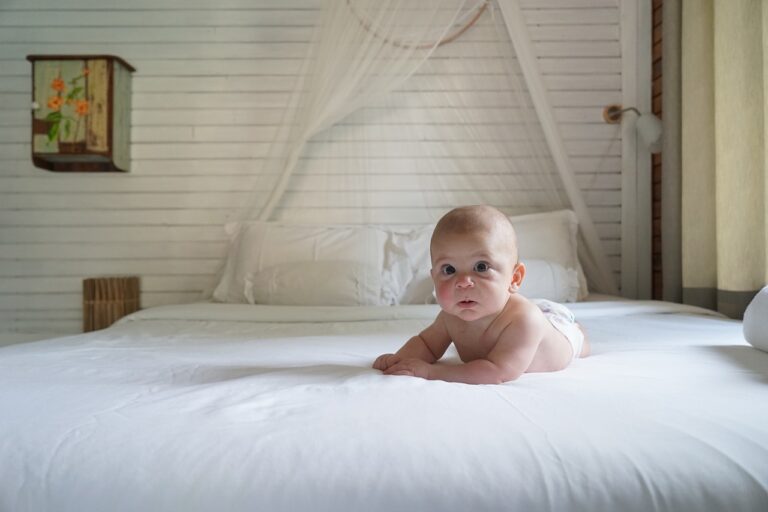 Jakie łóżko dla 18 miesięcznego dziecka, a jakie dla 2-latka?